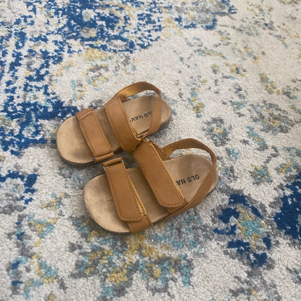 Gently used Old Navy sandals 12-18M